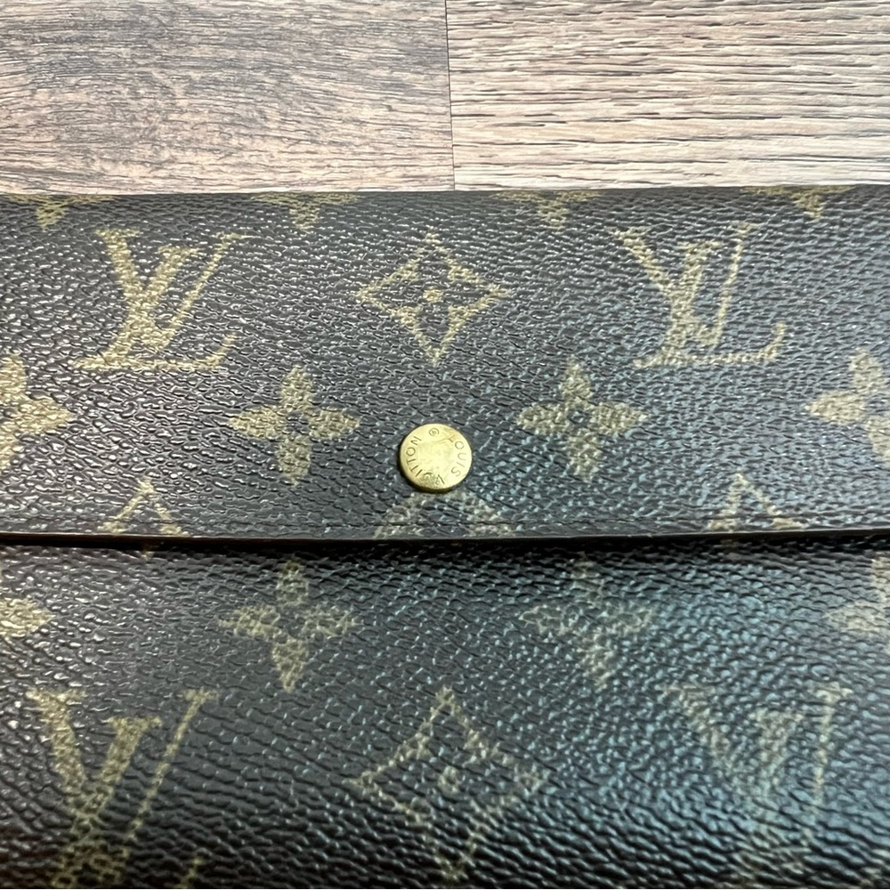 Louis Vuitton Sarah Wallet Monogram Canvas - Picture 3 of 9